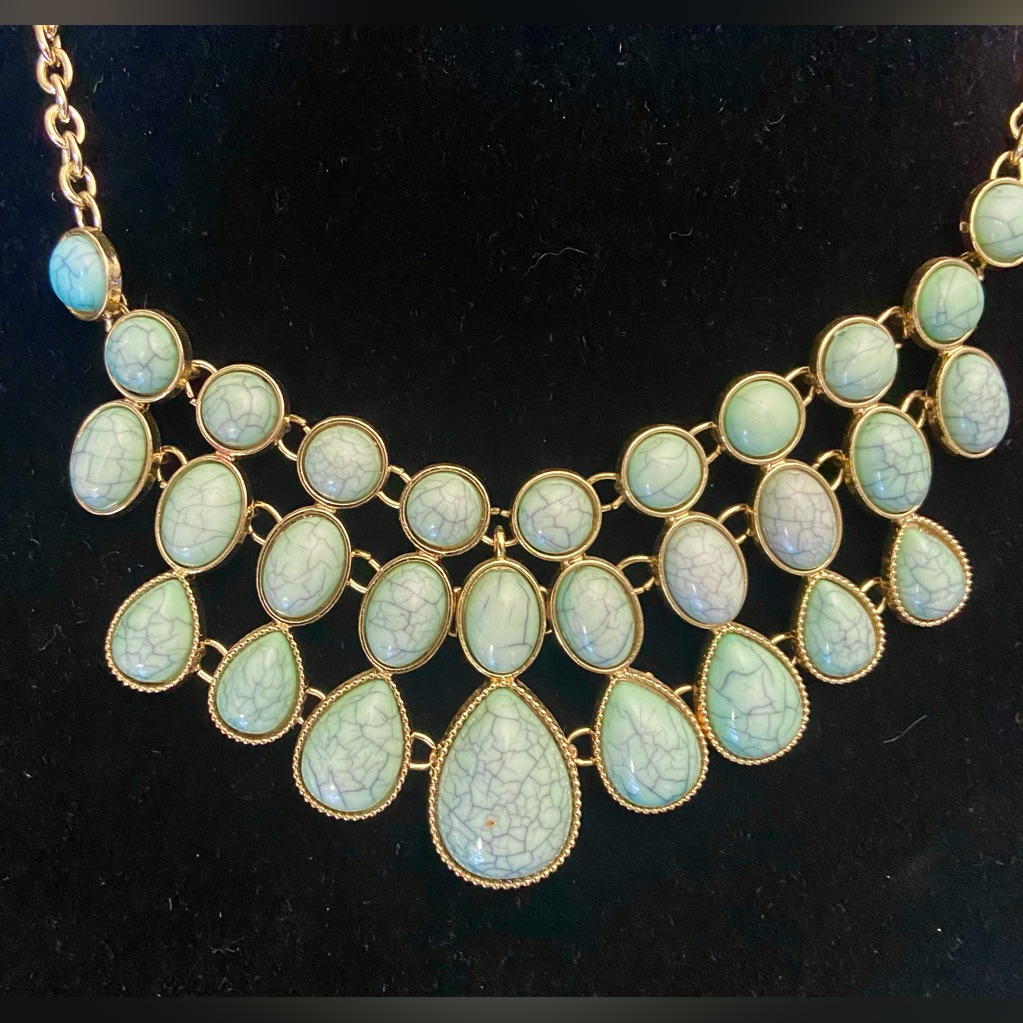 Cc 3 Tier Lt Green Crackle Teardrops Gold Tone Statement Bold Bib Necklace